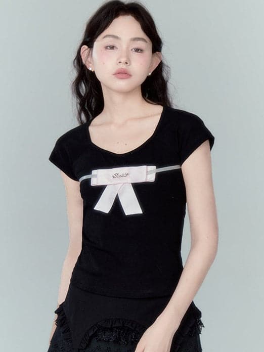 Chic Round Neck T-Shirt With Ribbon Detailing - chiclara