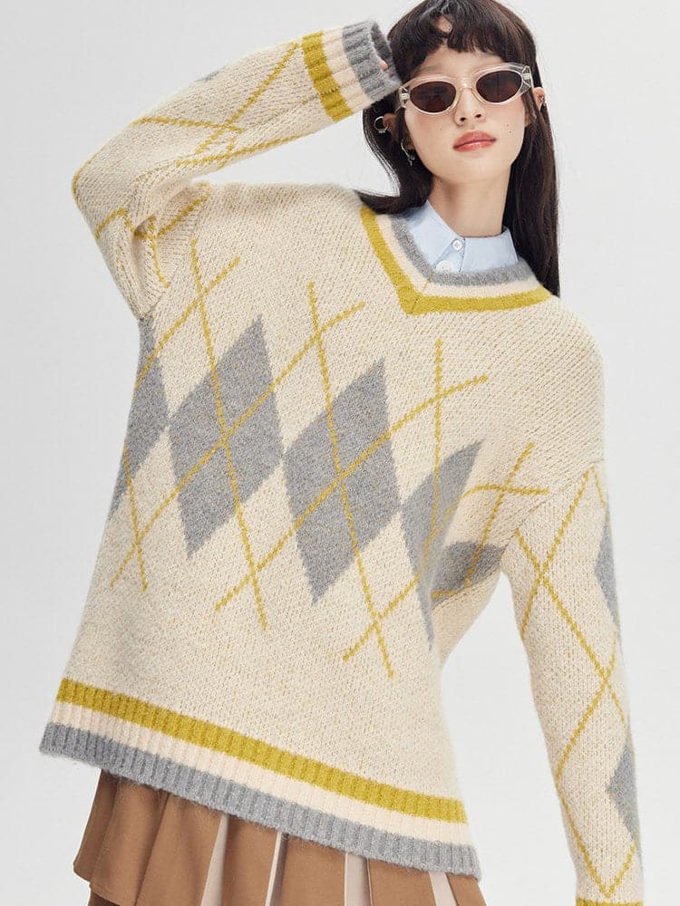 Diamond V-Neck Wool Sweater - chiclara