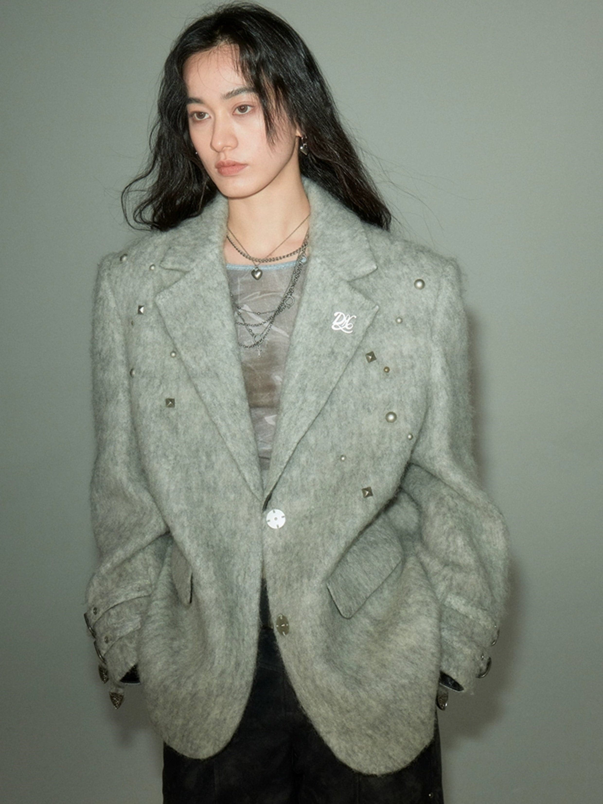 Chic Light Grey Wool-Blend Jacket With Statement Riveted Shoulder Pads